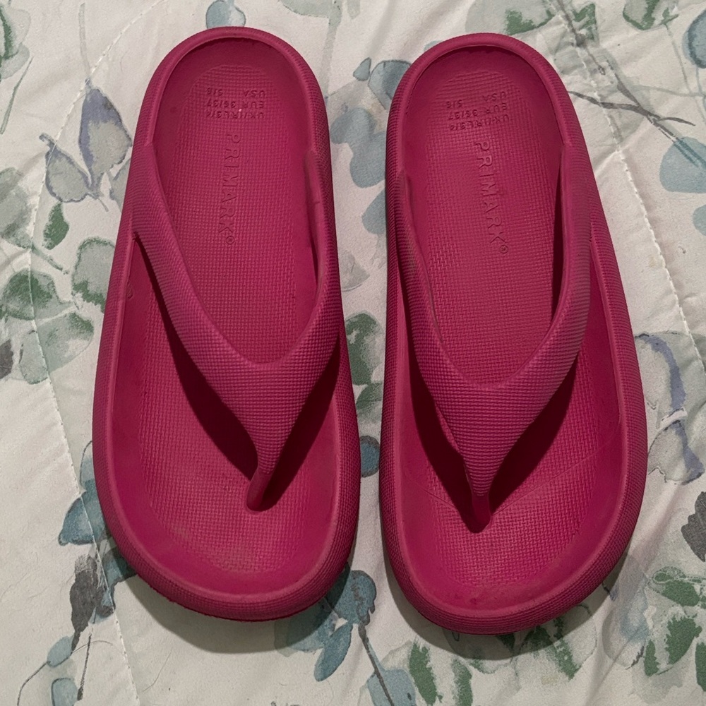 Primark Pink Flip Flop Sandals size 5/6